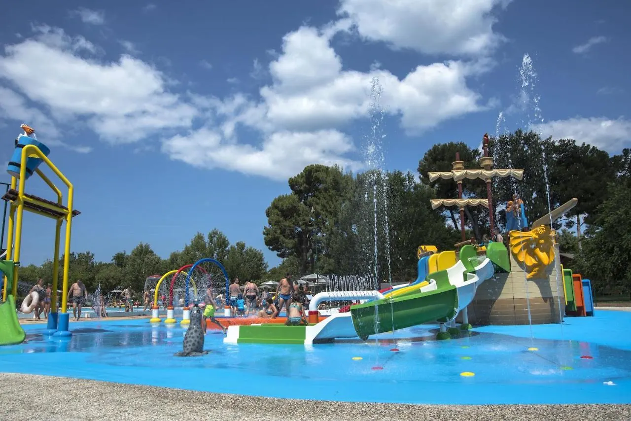 Happy Camp Mobile Homes In Centro Vacanze Bi Village Fažana 3*,  Kroatien