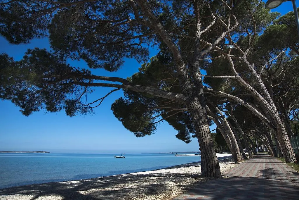 *** Ferienpark Happy Camp Mobile Homes In Centro Vacanze Bi Village Fažana Kroatien