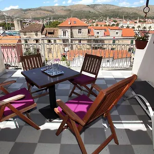 Kate 3* Trogir